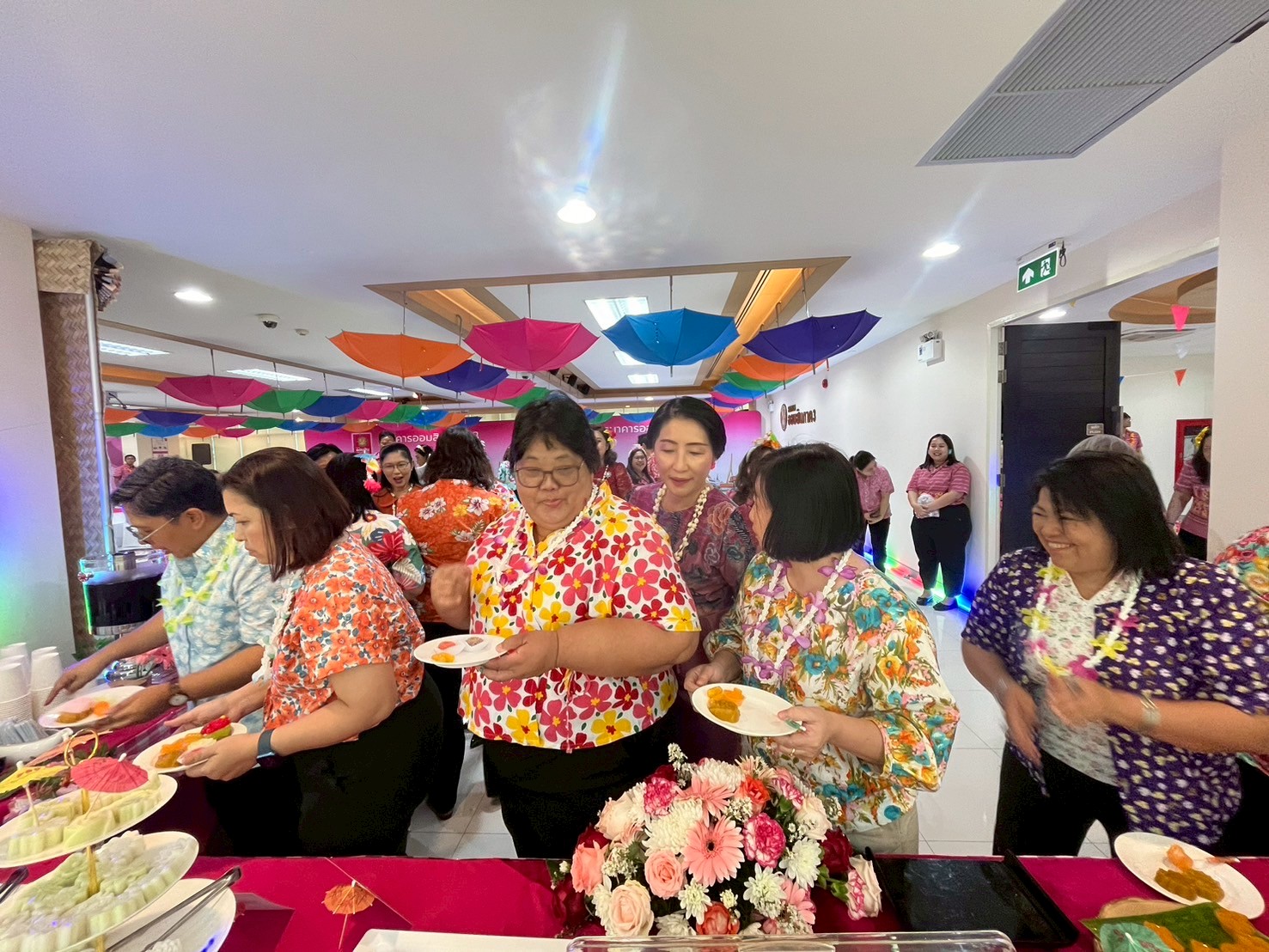 LINE_ALBUM_090467งานธนาคารออมสินคอฟฟี่เบรค100หัว_250419_34