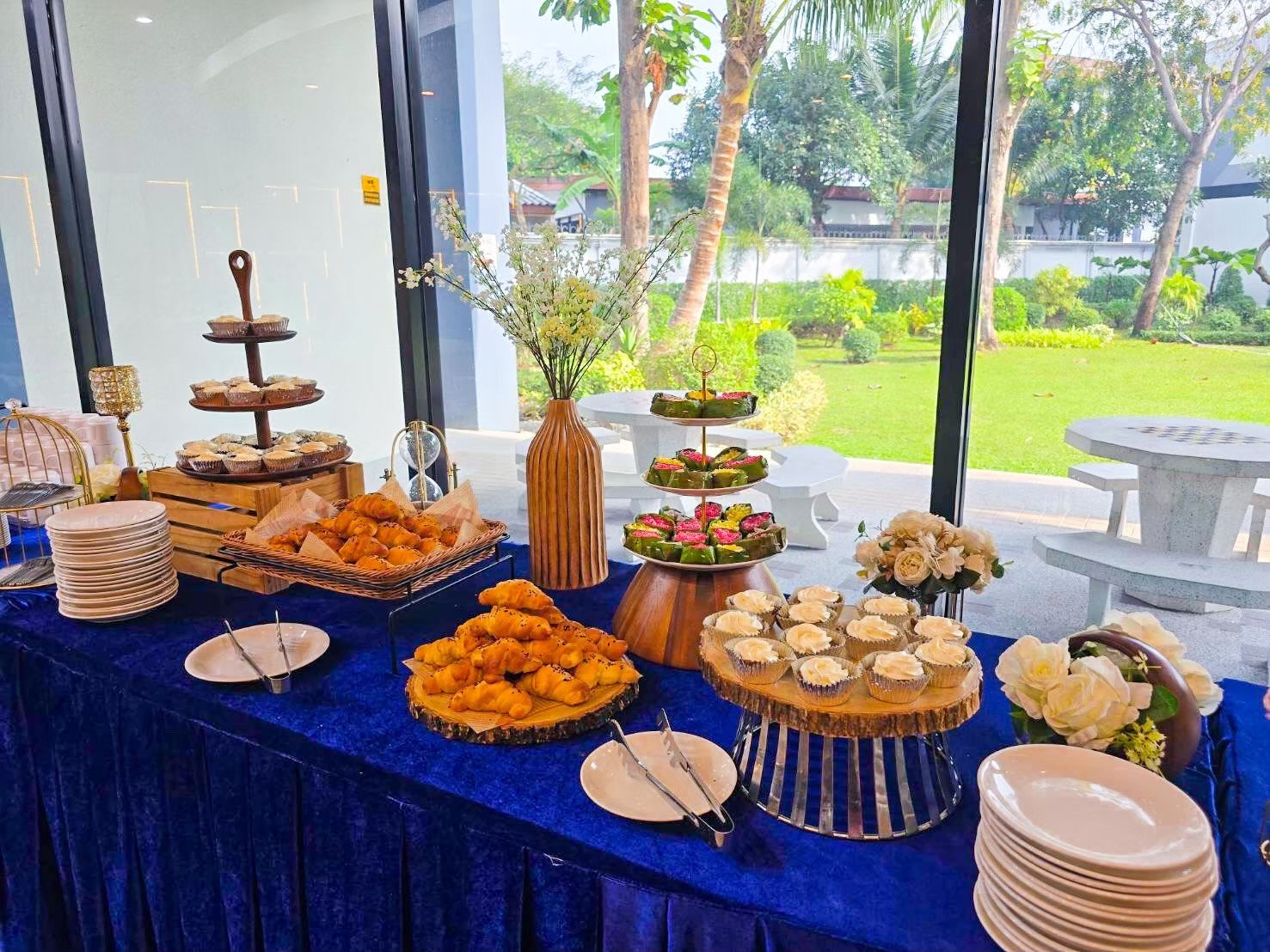 LINE_ALBUM_Catering-Services_250913_4